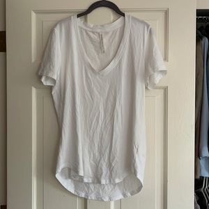 Aritzia the group babaton T Shirt white M. nwot